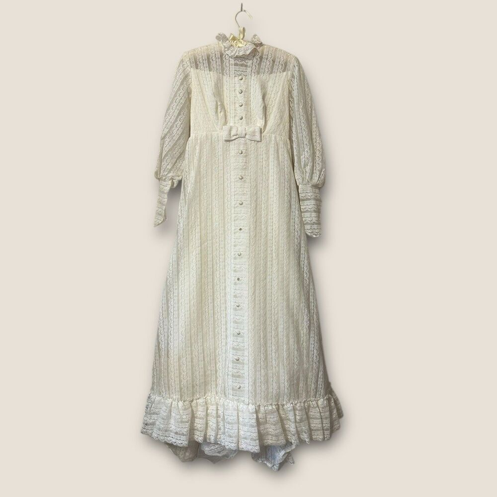 Vintage 70s Ivory Lace Prairie Wedding Gown Maxi Dress Ruffle Hem Bow Waist Boho